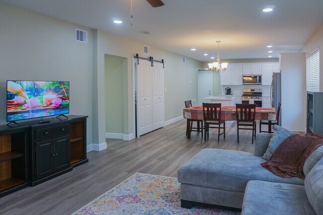 Photo - 3703 Market St