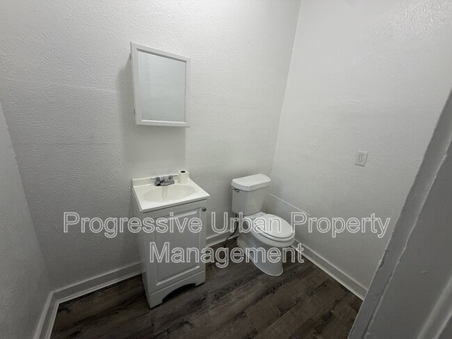 Photo - 1515 E 81st St