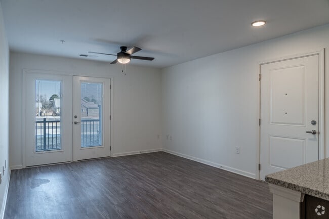 3BR, 2BA - 1,136SF - Living Room