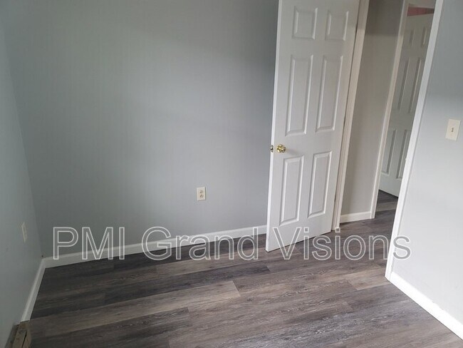 Photo - 1612 12th St