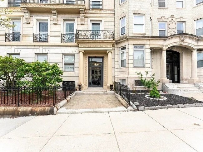 Building Photo - 465 Park Dr Unit 6