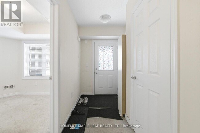 Photo - 582 Linden Dr