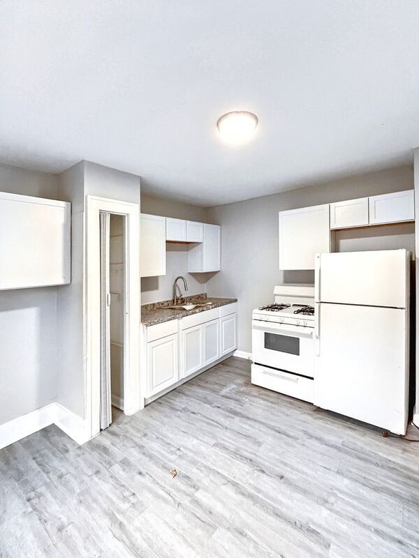 Photo - 5511 Somerset Ave