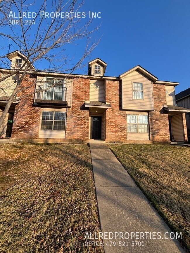 Photo - 1712 N Chestnut Ave