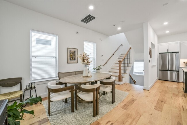 Photo - 718 W Donovan St