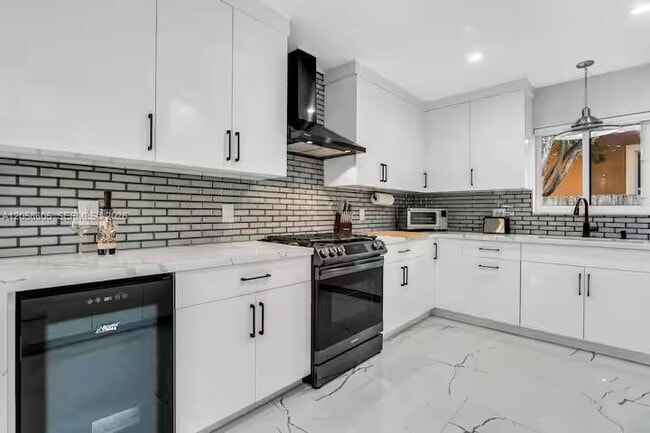 Photo - 3204 Robbins Rd