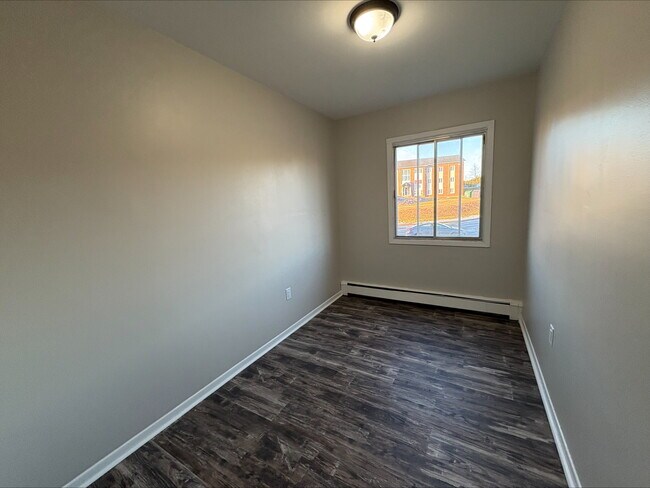 Photo - 1 Reading Crescent Unit 4