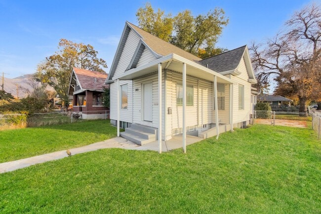 Building Photo - Central Park Unit #2