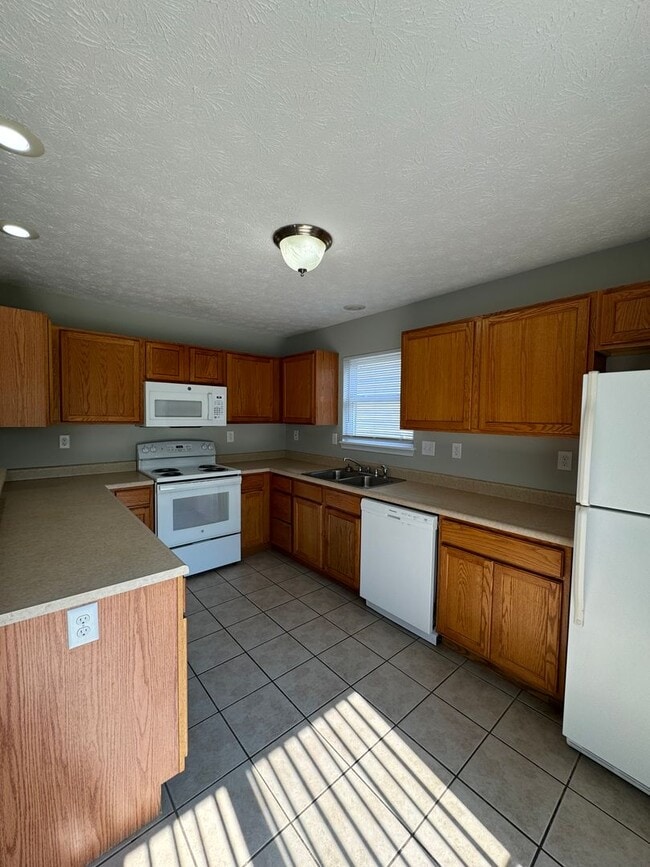 Photo - 3883-3887 Ledyard Unit 3887