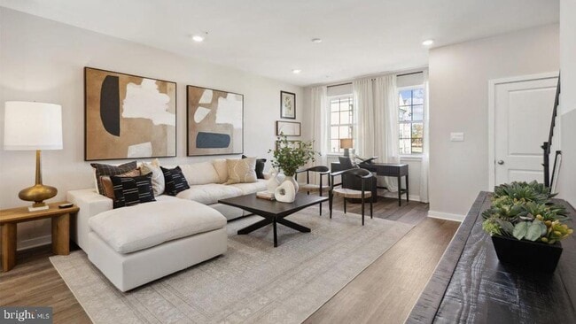 Photo - 7504 Fern Gully Way