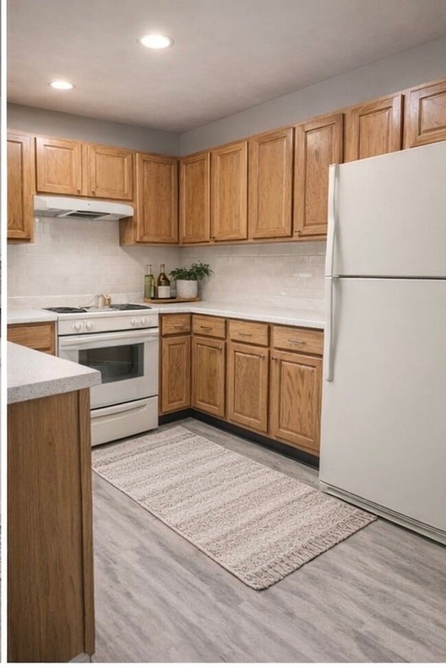 Building Photo - Yorktown School District Unit 9012 Apt B