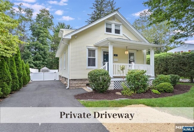 Photo - 385 Fern Ave