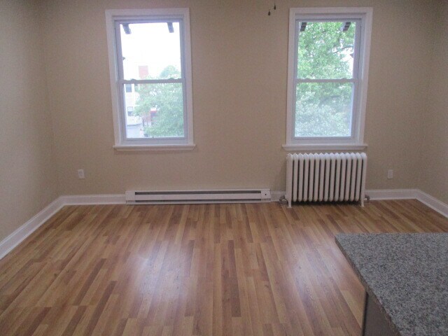 Photo - 4919 Catharine St Unidad 3