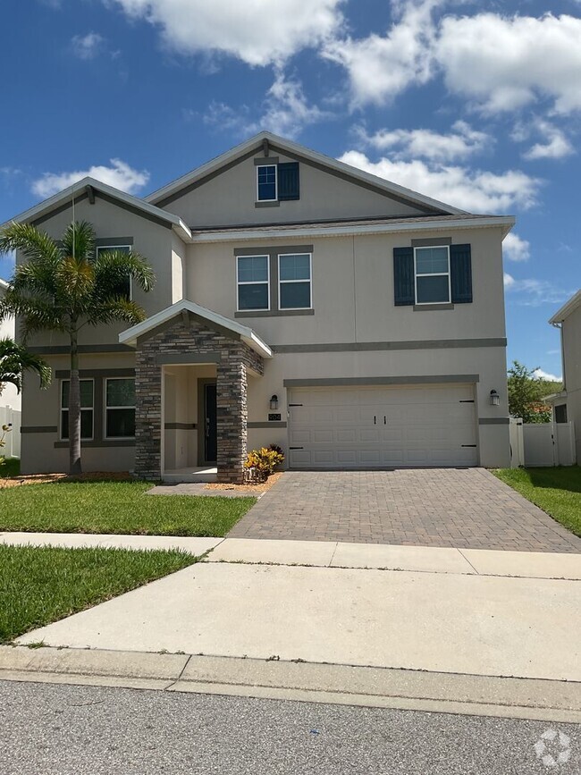 Building Photo - Beautiful 4 Bedroom 2 1/2 Bath Home in Gro...