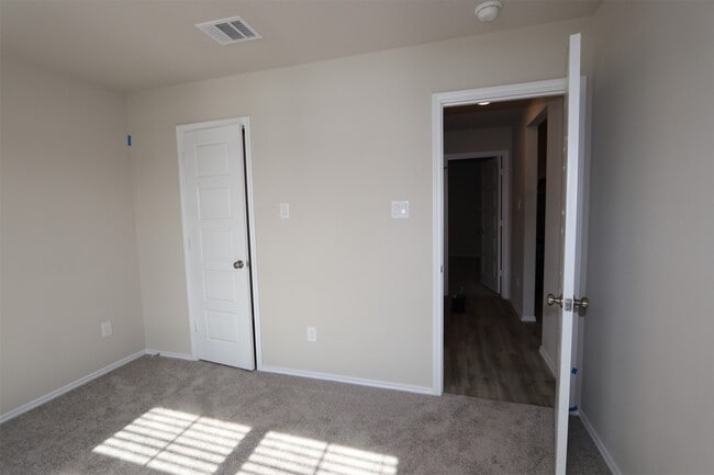 Photo - 2015 Levant Ln