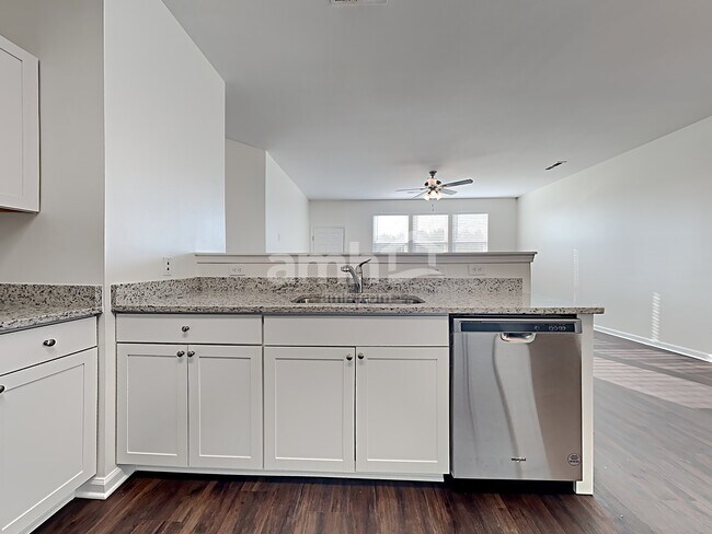 Photo - 121 Decatur Dr