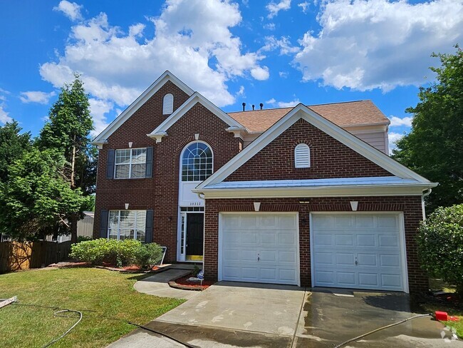 Building Photo - Beautiful Open Floor Plan with 4 Bedrooms Rental
