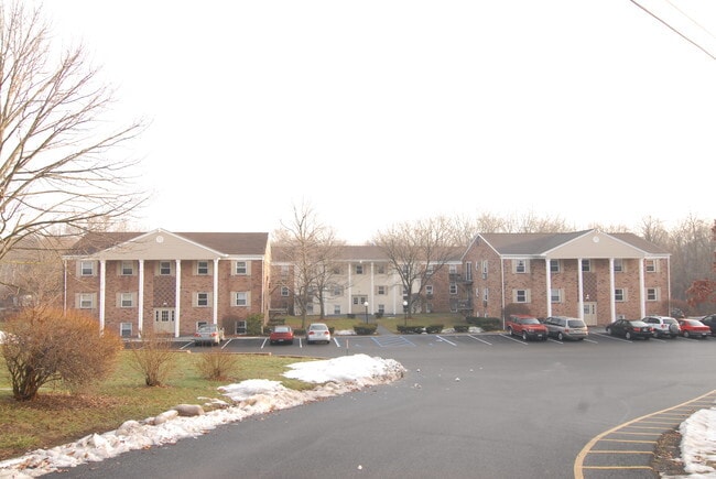 Greenhouse Apartments - Greenhouse Apartments