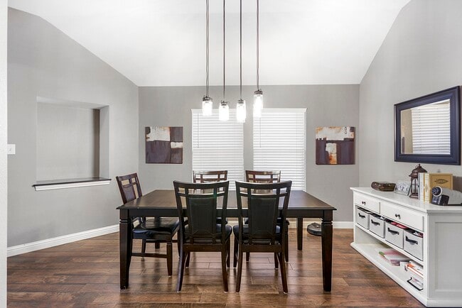 Building Photo - 28139 Canyon Wren Dr
