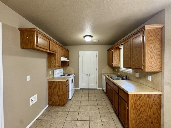 Photo - 121 Lanita Cir