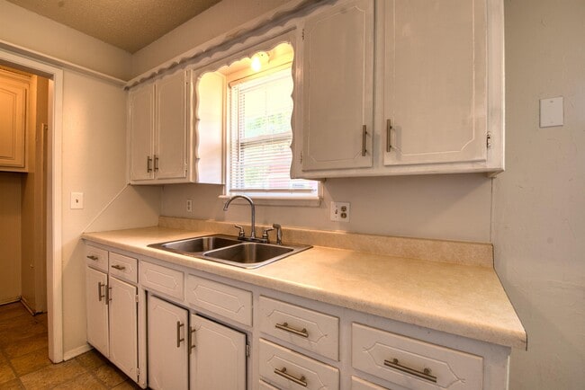 Photo - 924 NW 14th St