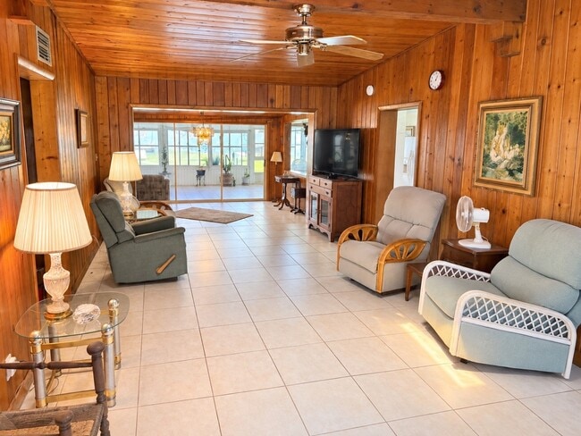 254 Cloverleaf Rd