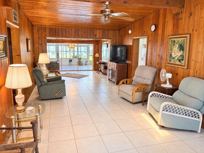 Photo - 254 Cloverleaf Rd