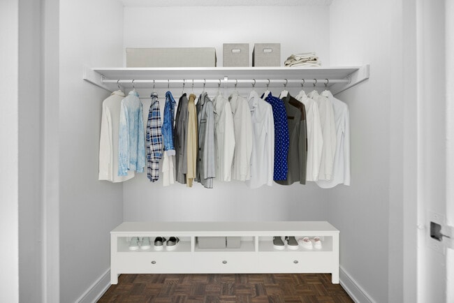 Photo - 2375 The Collegeway