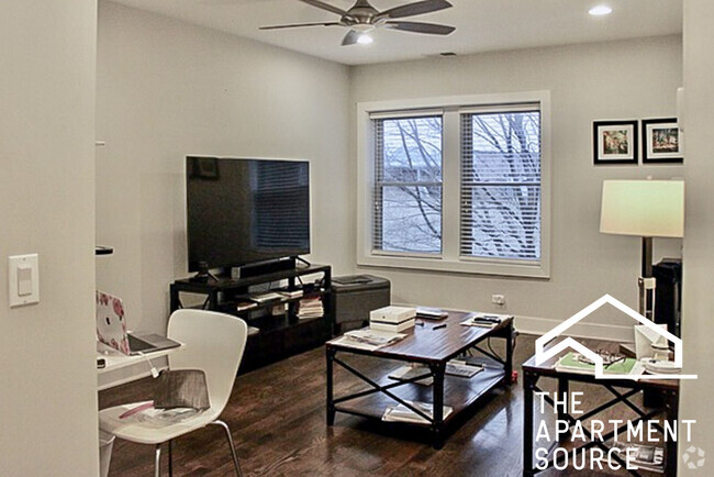 Building Photo - 3921 N Janssen Ave Unit 3s Rental