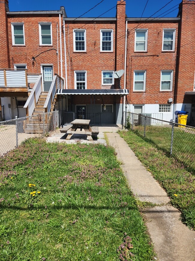 3633 Lyndale Ave Townhome Townhome Rental in Baltimore MD