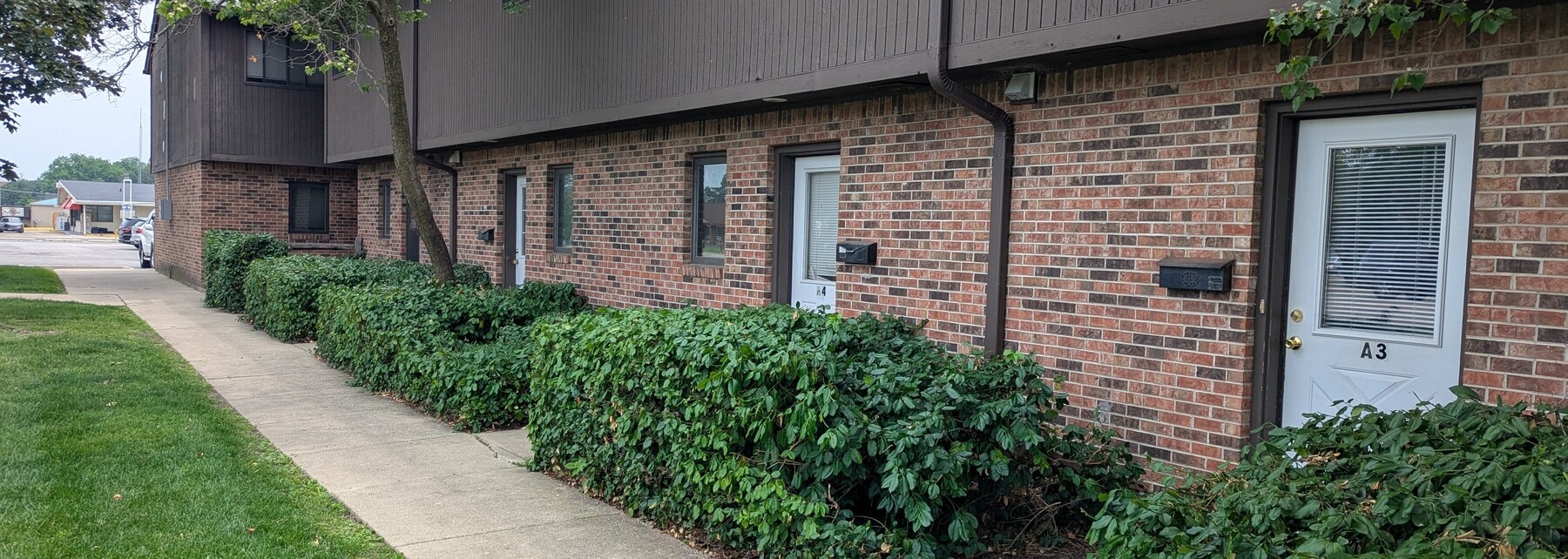 Photo - Colonial Apartments