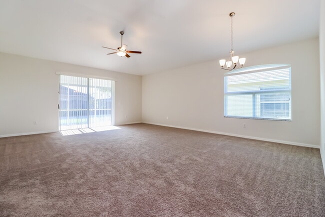 Photo - 1243 Maximilian Dr