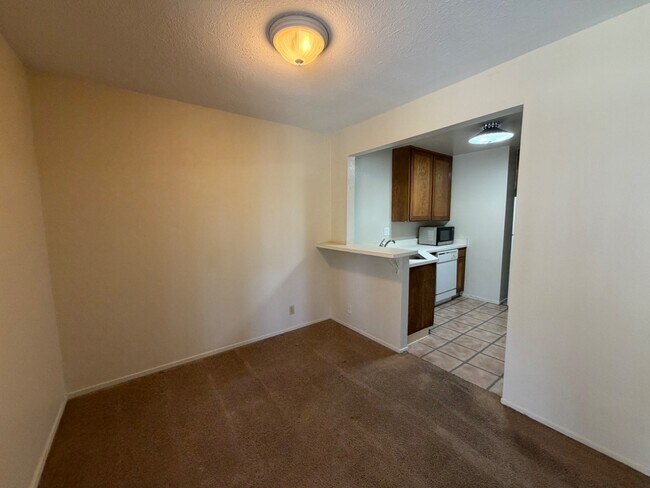 Spacious 2-Bedroom Condo in Prime Santa Clara Location - 2 Car parking spots included, in-unit la...