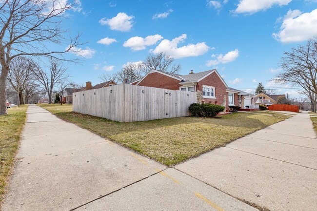 Photo - 9301 W Auer Ave