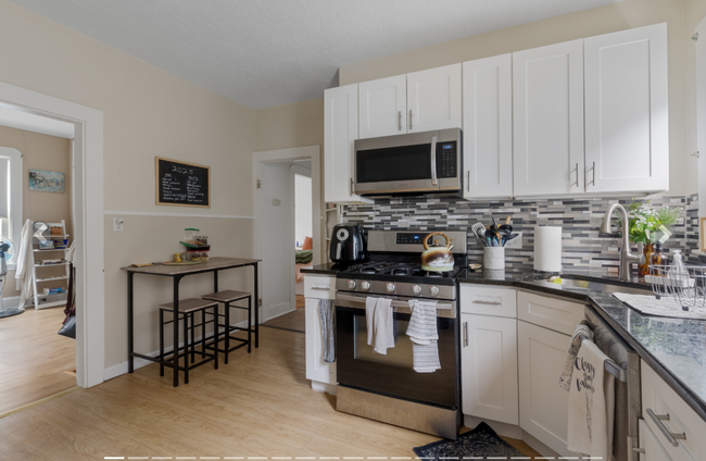 Building Photo - 19 Malvern Ave Unit 2 Rental