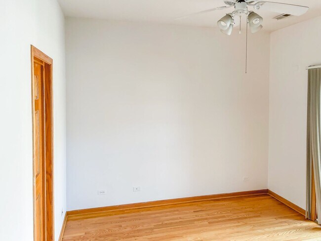 Photo - 2714 N Wayne Ave Unidad 2D