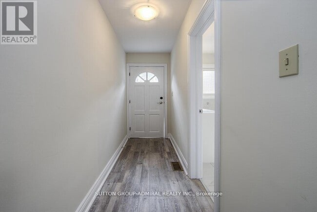 Photo - 7887 Dufferin St