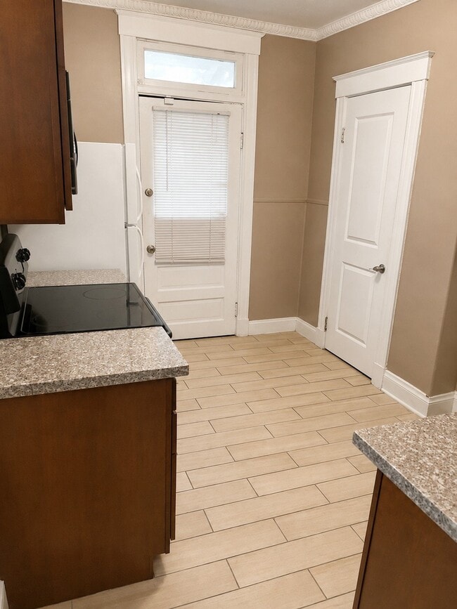 Photo - 206 Oak St Unit 1