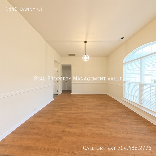 Photo - 1840 Danny Ct