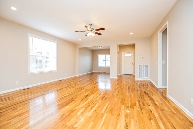 Photo - 1214 Saddle Brook