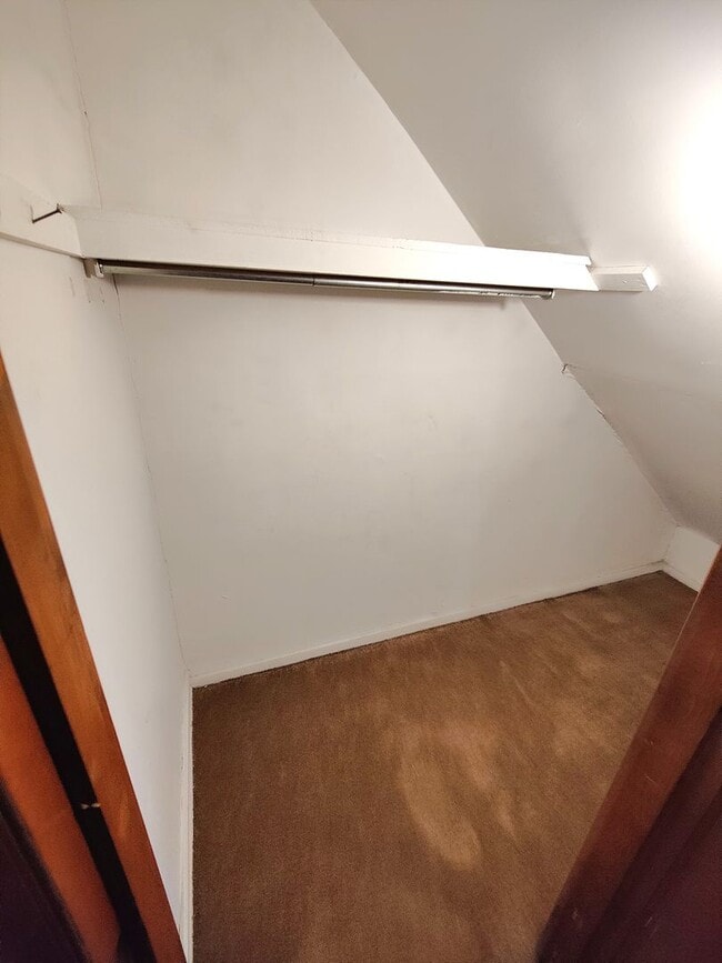 Photo - *Clean & Spacious 1BR/1BA Apartment Available in Mt. Washington* Unit 1