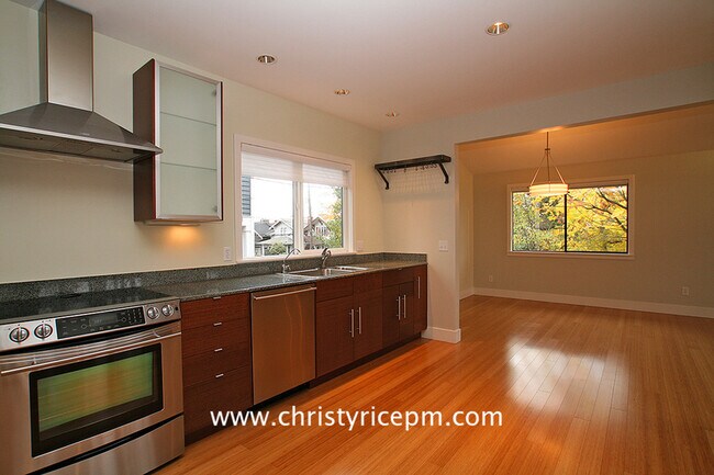 Photo - 3314 E Pike St