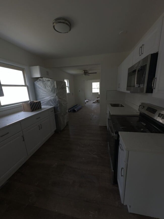 Photo - 3 Bedroom Fully Renovated Hampton Home!