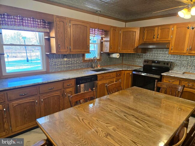 Building Photo - 15329 Church Ln