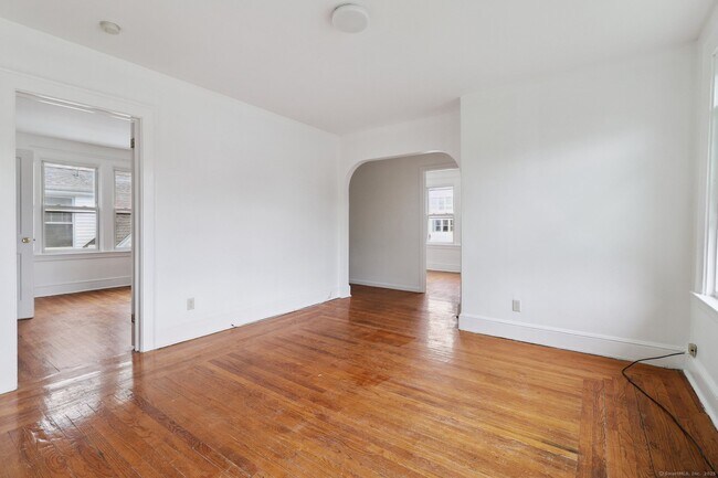 Photo - 252 Sheffield Ave Unit 3