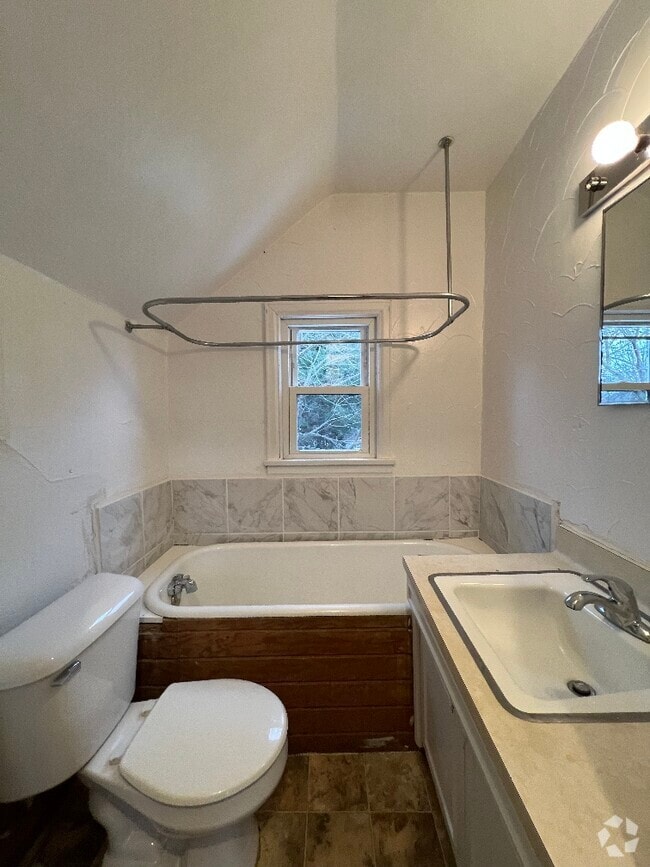 Building Photo - 313 S Fremont St Rental