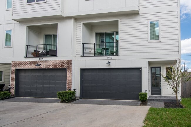 Photo - 4919 Avenue J