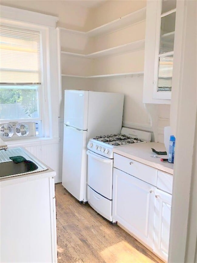 Building Photo - 82 Kirkland St Unit 2