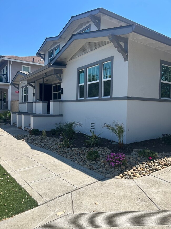 Photo - 1845 N Center St