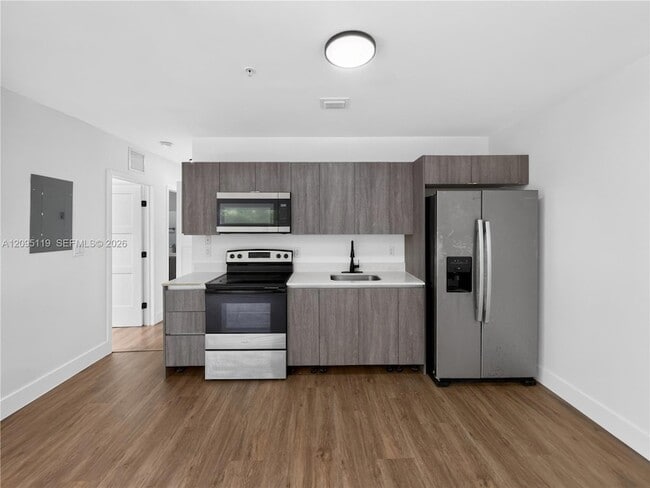 1021 NW 1st St Unit 201